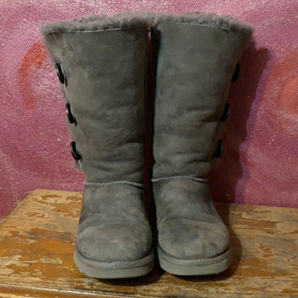 Charcoal Uggs Bailey Button